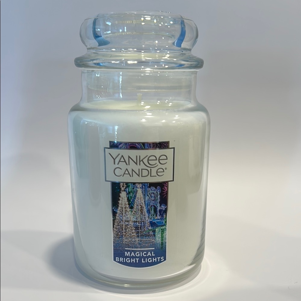 Yankee Candle ‘Magical Bright Lights’🎄candle 🕯️